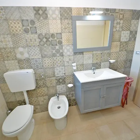 Ginestra 16 Schiafazzi Дом отдыха Сальве